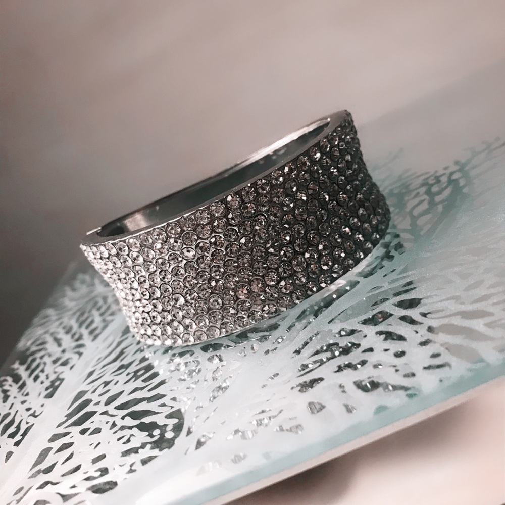 💎BEAUTIFUL DIAMOND CUFF💎